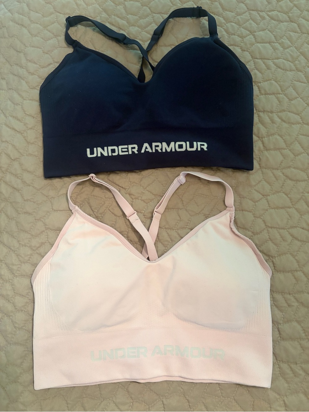 Under Armour Women’s Seamless Logo Sports Bra Bundle